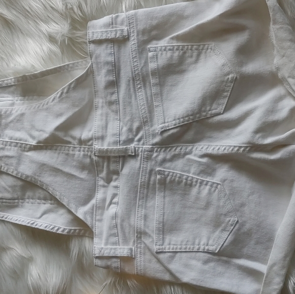White overall shorts - Picture 6 of 8